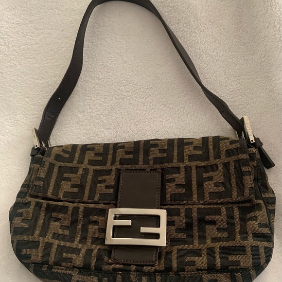 FENDI ZUCCA BROWN/TOBACCO CANVAS BAGUETTE…EUC RARELY USED!!👜👜 - Picture 6 of 11